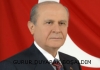 devlet bahçeli nin halıya takılıp düşmesi