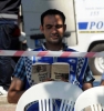 kitabı tersten okuyan vatandaş / #468015